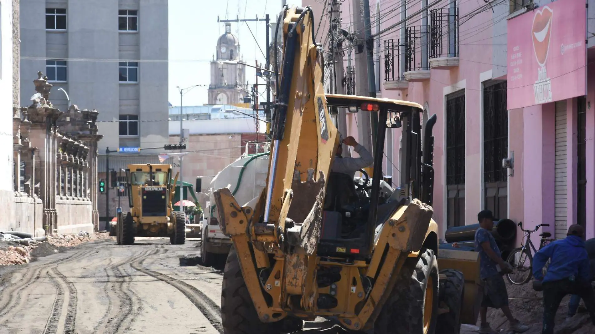 Dos semanas más durará obra por socavón en Zona Centro de Irapuato (2)